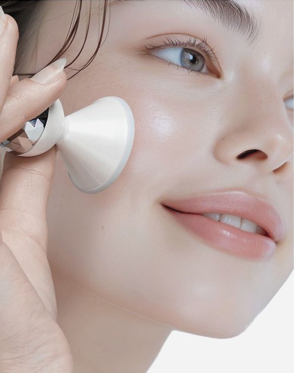 Beyond Glow Vitamin C Serum & Galvanic Booster Holiday Set